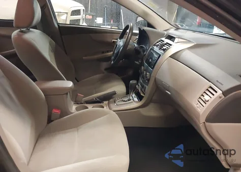 2013 Toyota Corolla Le z USA, uszkodzony, nr VIN 2T1BU4EE0DC053205